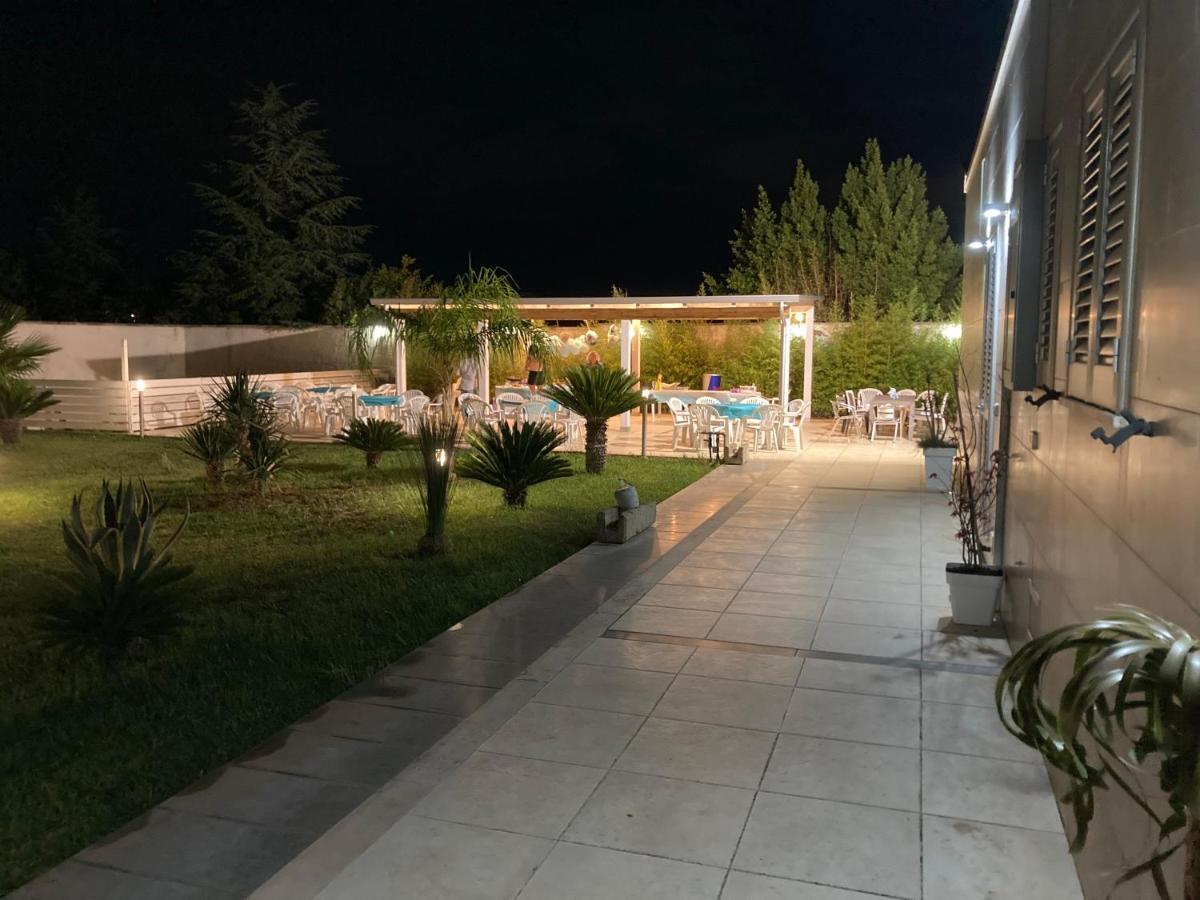 B&B Italia Carmiano  Exteriér fotografie